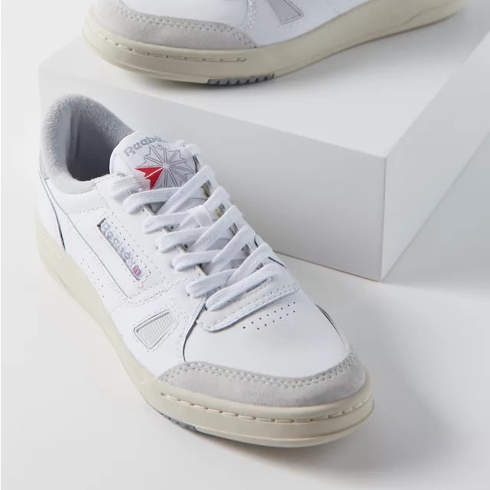 REEBOK LT COURT Size 8 W/6.5 M
